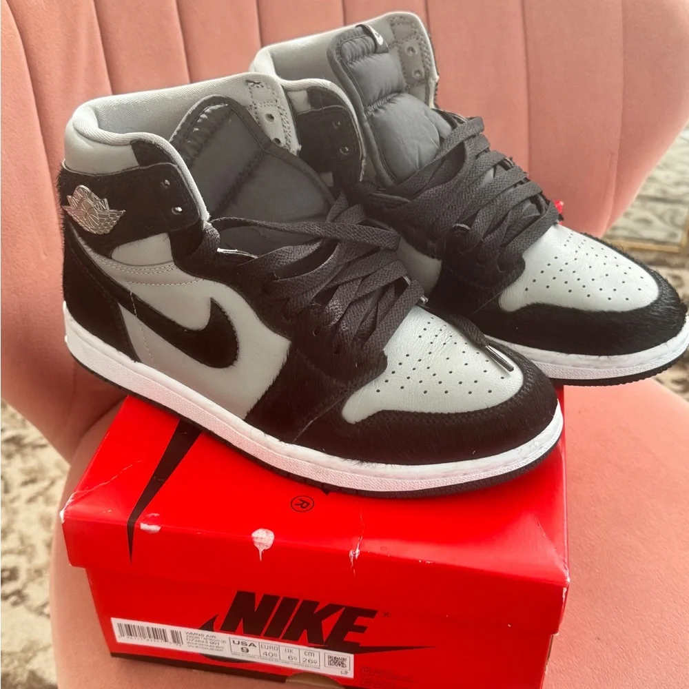 Women Air Jordan 1 Retro HI OG - Picture 1 of 8